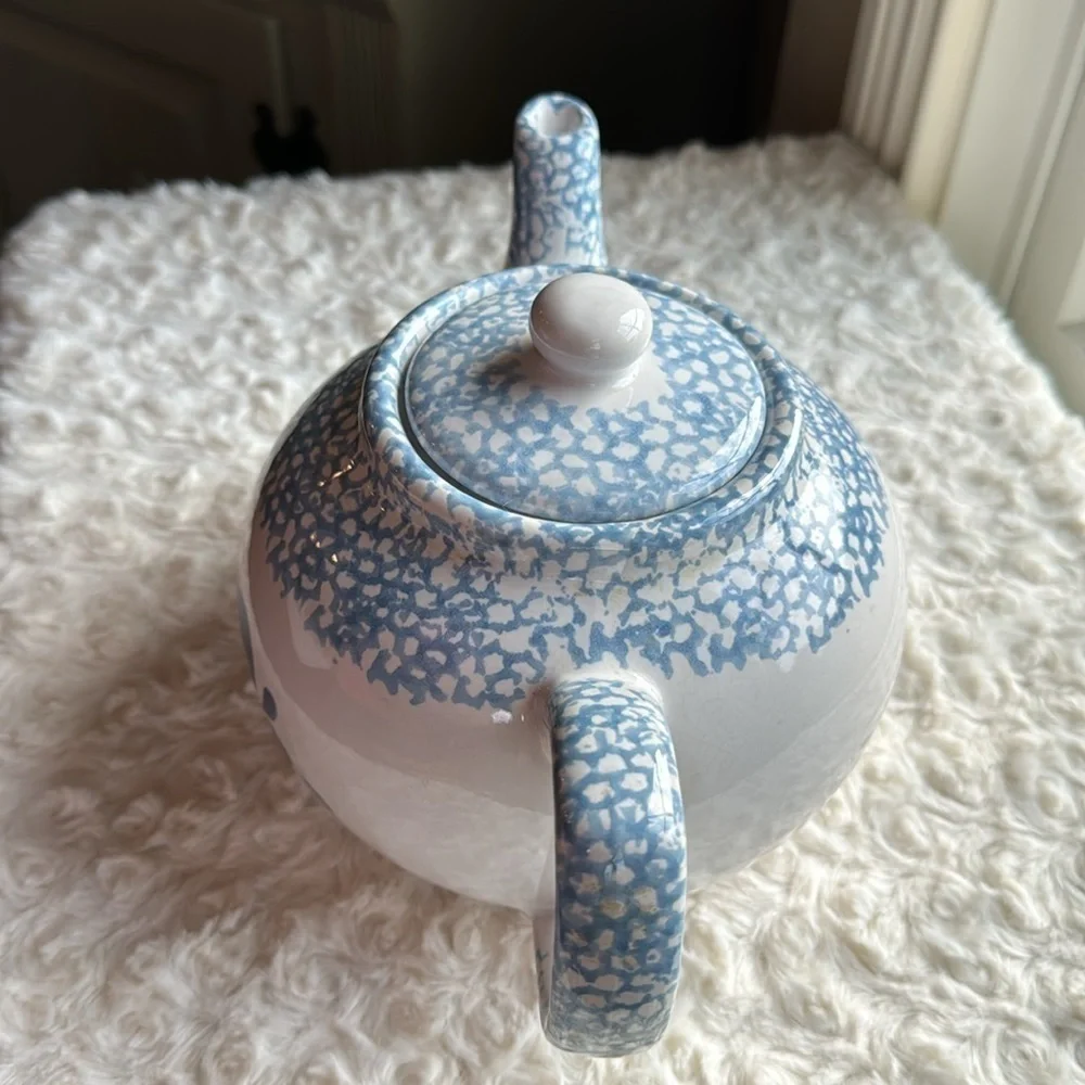 RARE FIND~VINTAGE~KITCHEN HEART DESIGN~TEAPOT~FOLK CRAFT~FARMHOUSE TEAPOT~G11